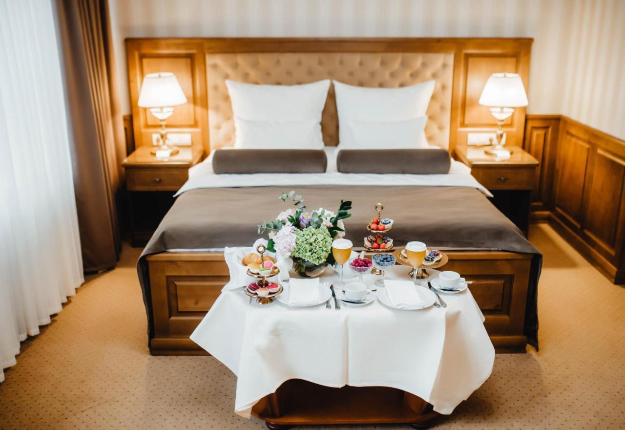 Nadiya Hotel Ivano-Frankivsk Ngoại thất bức ảnh
