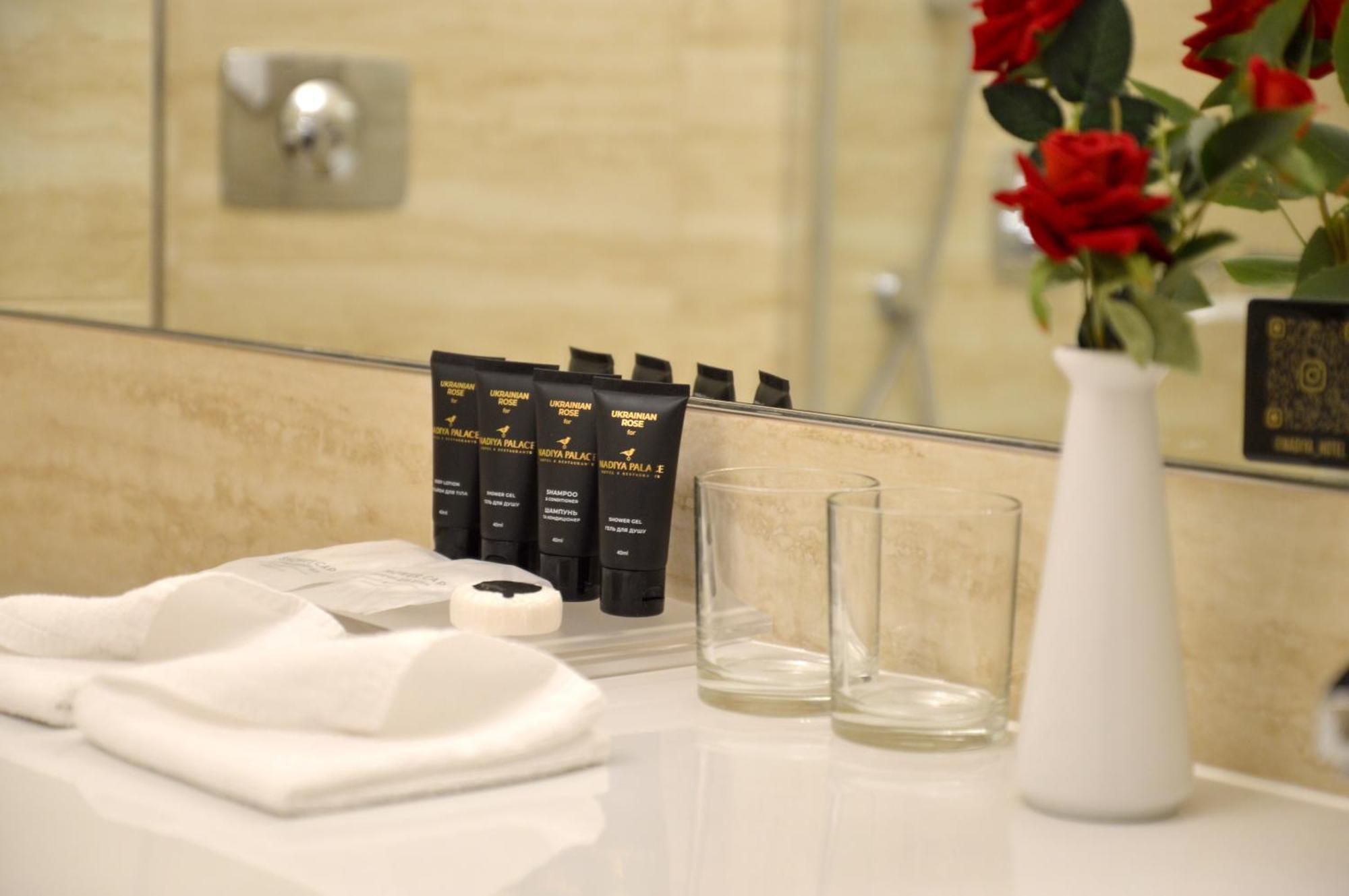 Nadiya Hotel Ivano-Frankivsk Ngoại thất bức ảnh