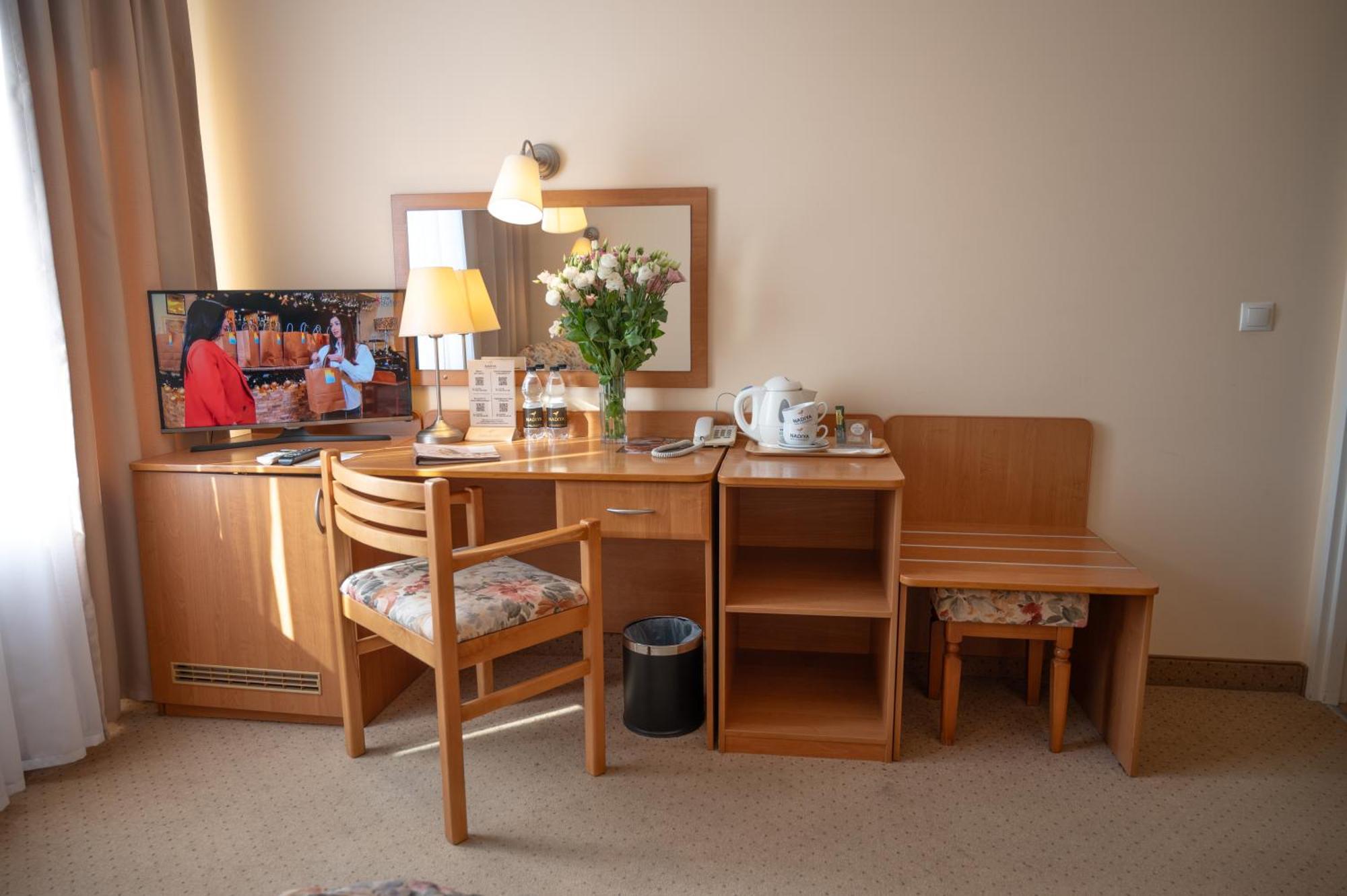 Nadiya Hotel Ivano-Frankivsk Phòng bức ảnh