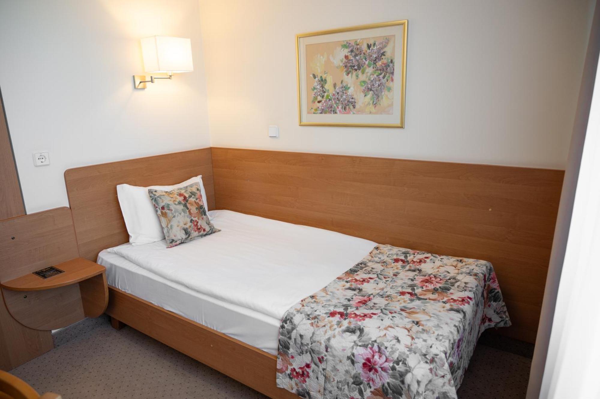 Nadiya Hotel Ivano-Frankivsk Phòng bức ảnh