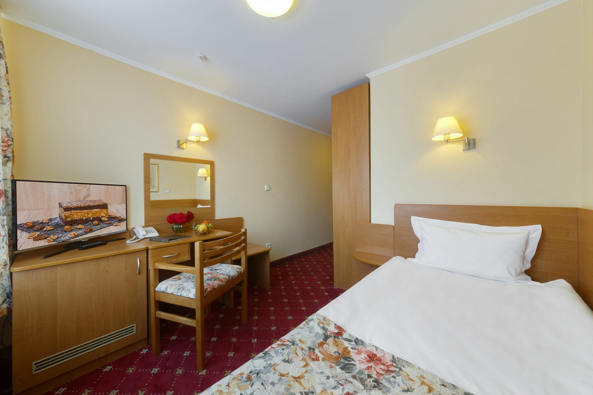 Nadiya Hotel Ivano-Frankivsk Ngoại thất bức ảnh
