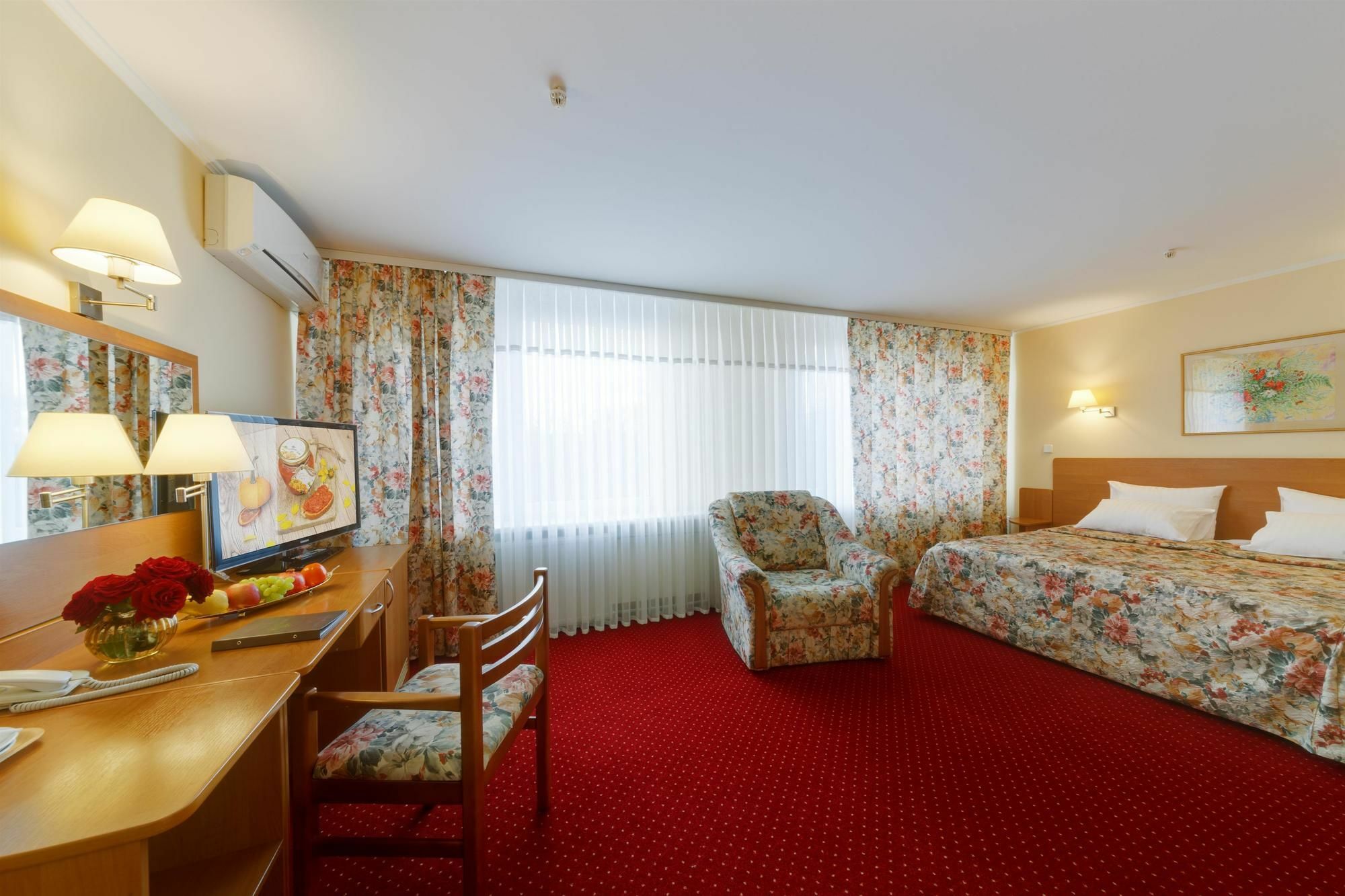 Nadiya Hotel Ivano-Frankivsk Ngoại thất bức ảnh